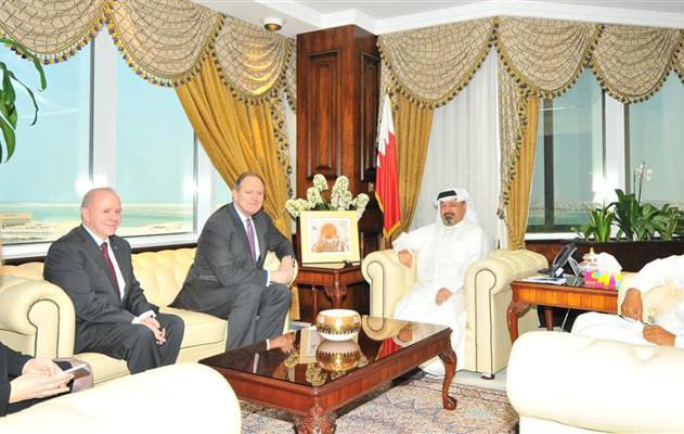 Finance Minister Meets with Australian Ambassador